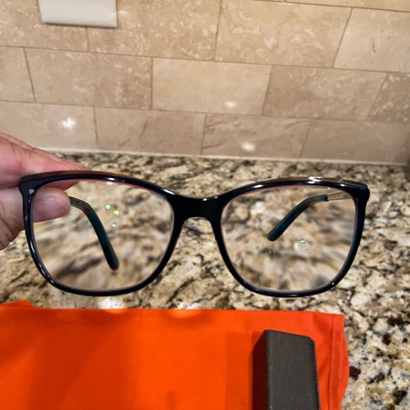 Guess prescription glasses. - Picture 2 of 8